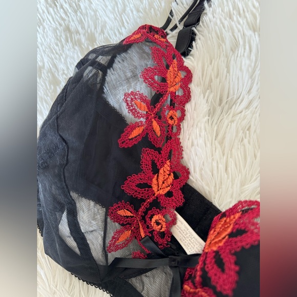 Cacique Sheer Underwire Bra Black with Red and Orange Floral Embroidered 40DDD - Picture 2 of 8